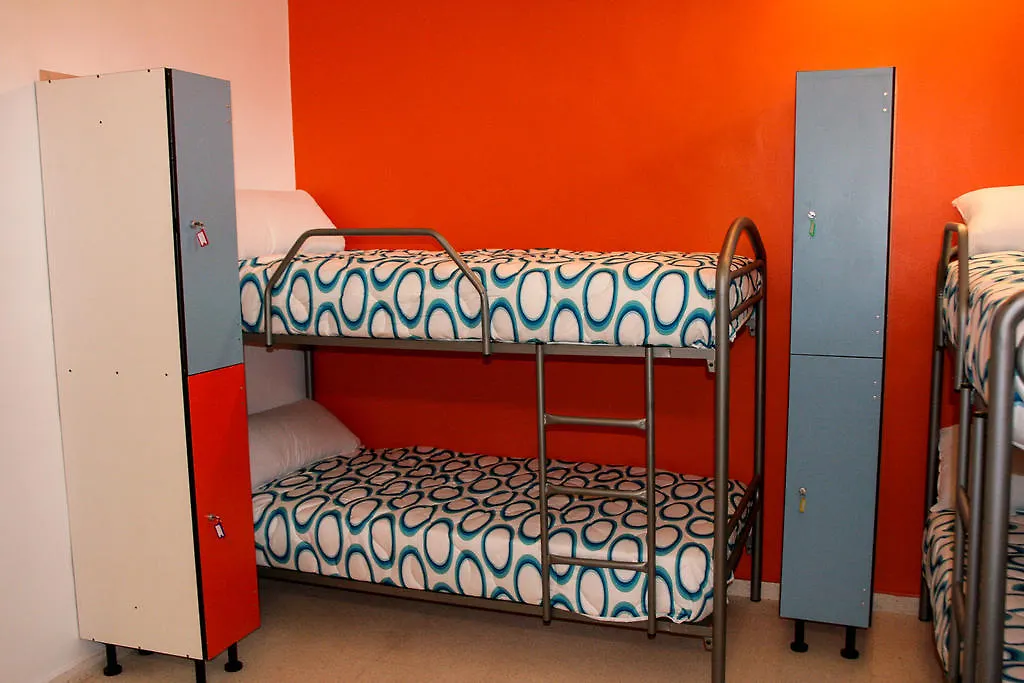 Mundaka Hostel & Sports Cafe